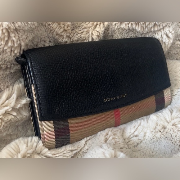Burberry | Women’s Sleek Design Long Wallet Leather & Canvas Snap Closure - Picture 3 of 11